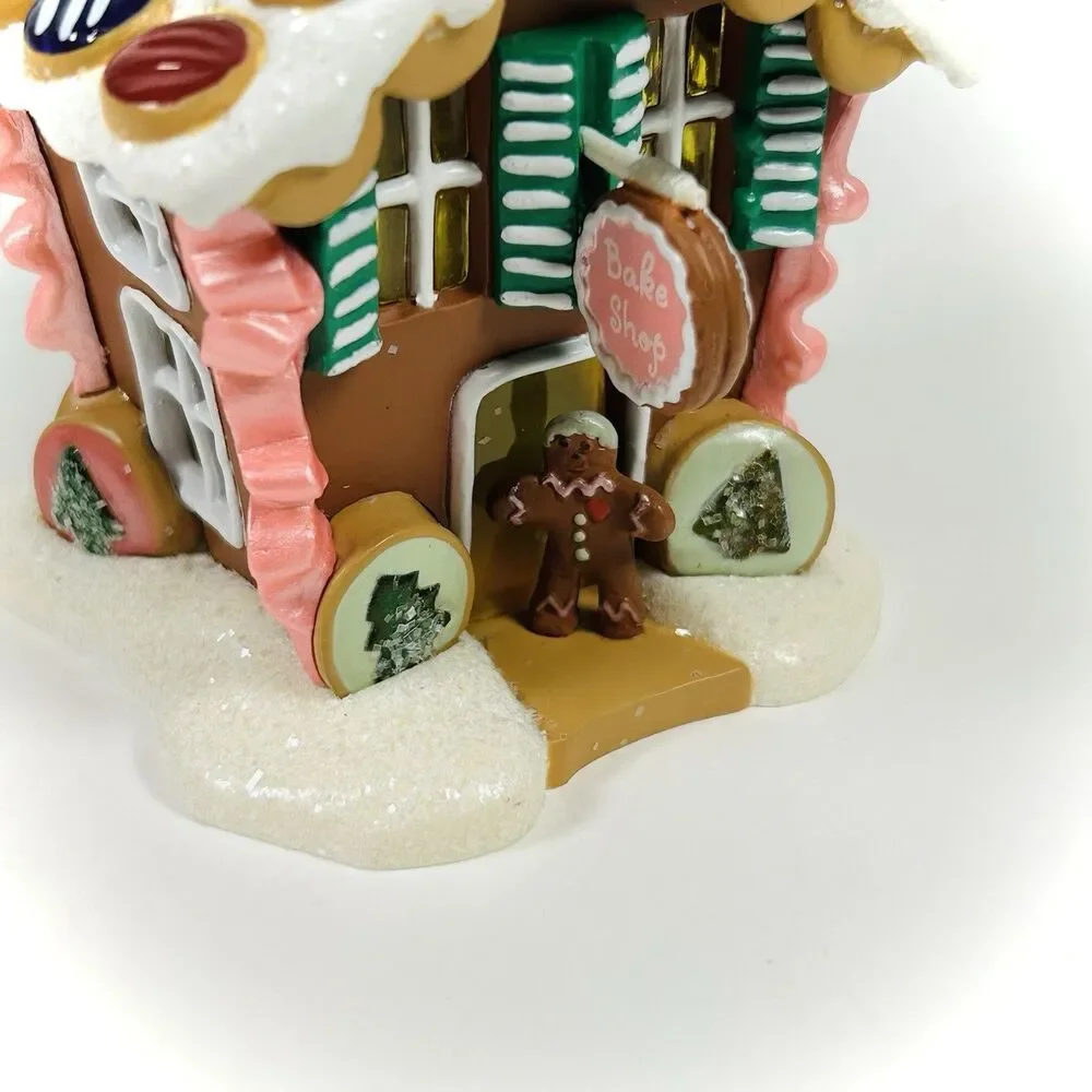 Hallmark Keepsake Bake Shop Noelville 2007 Ornament Second in Series Gingerbread